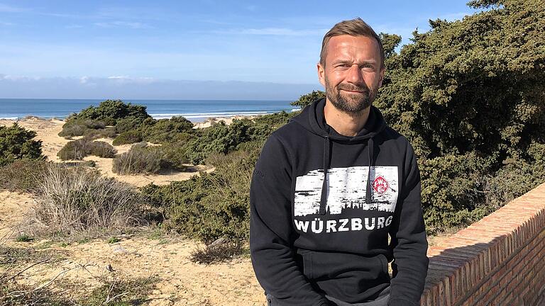 Michael Schiele im Trainingslager der Würzburger Kickers in Novo Sancti Petri