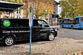 Ruftaxi und Linienbus am ZOB in Lauda: Das Ruftaxi knackte jüngst die Marke von 100.000 beförderten Fahrgästen.