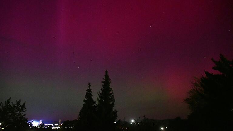 Polarlichter waren am Freitagabend über Bad Neustadt zu sehen.