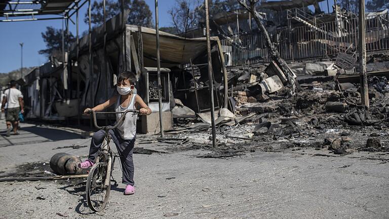 Verheerende Brände haben das Flüchtlingslager Moria auf der griechischen Insel Lesbos weitgehend zerstört.