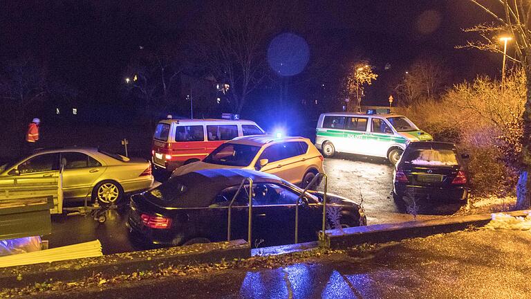 Ein Frau starb in Wernfeld an einer Kohlenmonoxidvergiftung. Das Bild stammt vom Polizeieinsatz.