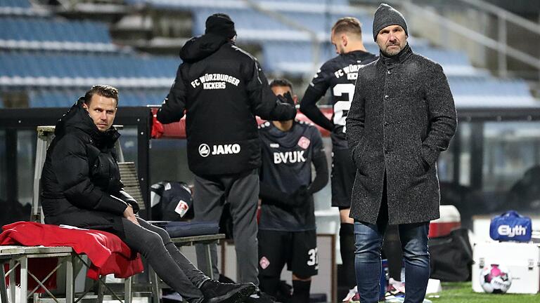 Kickers-Vorstand Sport Sebastian Schuppan (links) glaubt weiter an Trainer Bernhard Trares und sein Team. Kickers-Vorstand Sport Sebastian Schuppan (links) glaubt weiter an Trainer Bernhard Trares und sein Team.