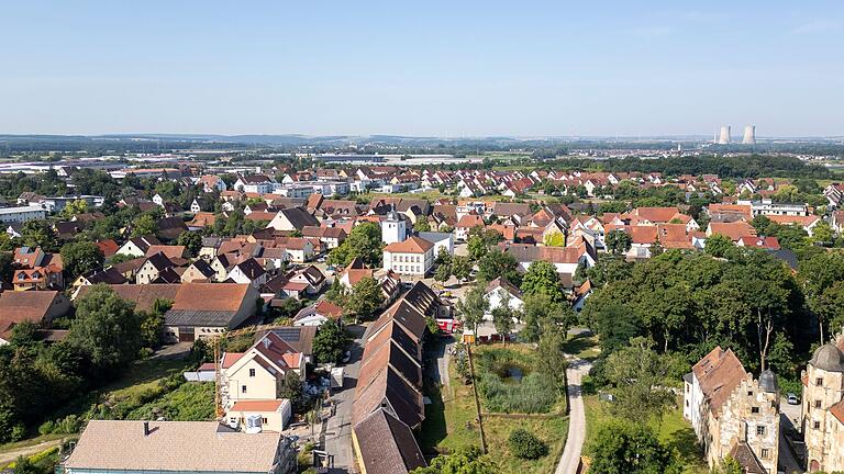 In Schwebheim könnte die 'amtliche Einwohnerzahlfeststellung' im kommenden Jahr mit Spannung erwartet werden. Dann entscheidet sich, ob Mariä Himmelfahrt ein Feiertag wird. In Schwebheim könnte die 'amtliche Einwohnerzahlfeststellung' im kommenden Jahr mit Spannung erwartet werden. Dann entscheidet sich, ob Mariä Himmelfahrt ein Feiertag wird.