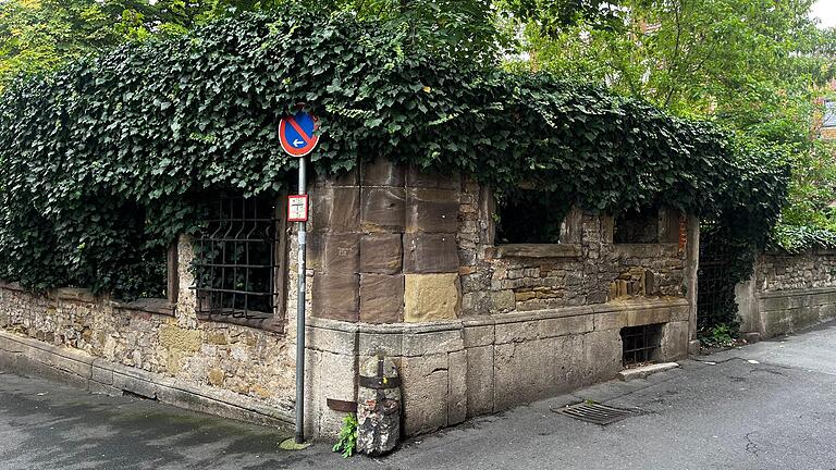Ursprünglich sollte die Mauer-Ruine in den VLE-Neubau integriert werden. Ursprünglich sollte die Mauer-Ruine in den VLE-Neubau integriert werden.