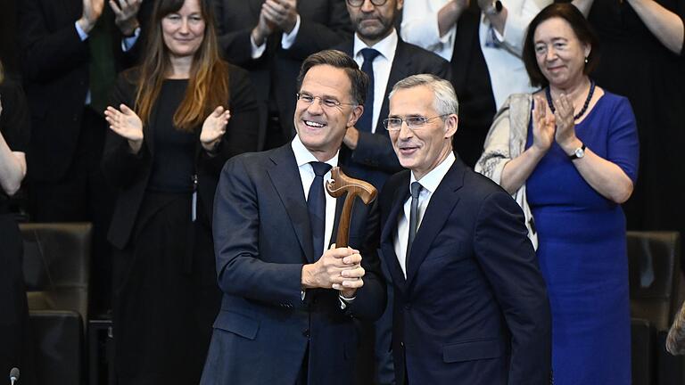 Führungswechsel bei der Nato       -  Der Machtwechsel von Stoltenberg zu Rutte findet in einer Zeit vieler Krisen statt.