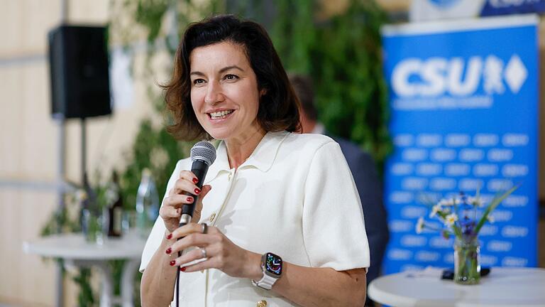 Dorothee Bär ist stellvertretende CSU-Vorsitzende und stellvertretende Vorsitzende der CDU/CSU-Bundestagsfraktion.