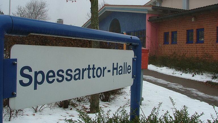 Die Spessarttorhalle in Lohr soll zum zentralen Impfzentrum werden. Die Spessarttorhalle in Lohr soll zum zentralen Impfzentrum werden.