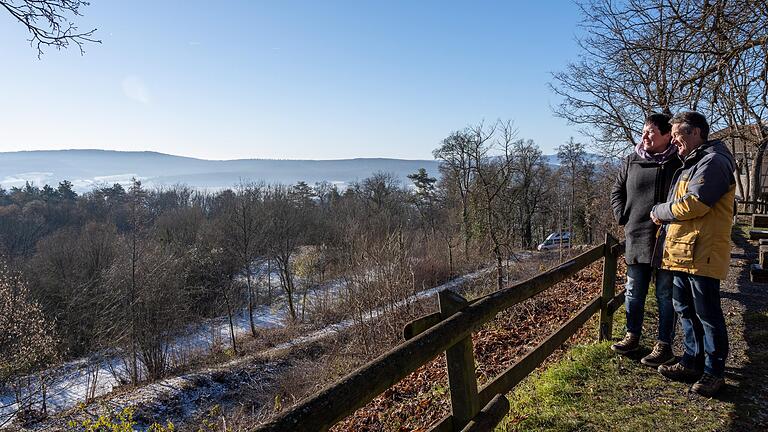 Tanja Fischer und Rainer Frank genießen vor allem die Ruhe und Abgeschiedenheit auf der Lichtenburg. Tanja Fischer und Rainer Frank genießen vor allem die Ruhe und Abgeschiedenheit auf der Lichtenburg.