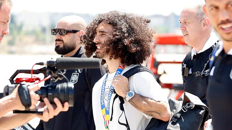 Euro 2024: Spanien       -  Bei der Rückkehr der spanischen Nationalmannschaft aus Berlin waren am Flughafen in Madrid keine Fans zugelassen.