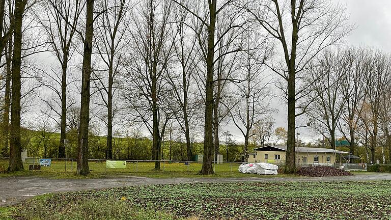 Eine weitere Variante für eine neue Wohnmobilfläche in freier Natur ist das Gelände am Hundeverein-Areal. Eine weitere Variante für eine neue Wohnmobilfläche in freier Natur ist das Gelände am Hundeverein-Areal.