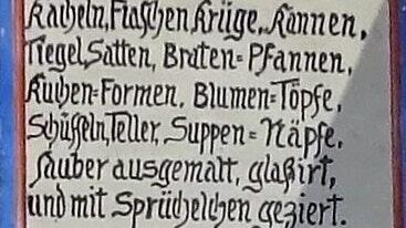 Das Sortiment der Werkstatt zeit eine Kachel am Töpferhaus. Das Sortiment der Werkstatt zeit eine Kachel am Töpferhaus.