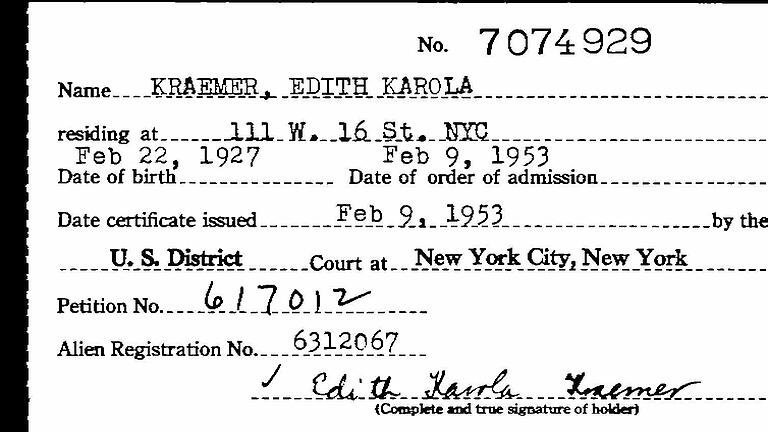 Mit diesem Zertifikat wurde 1953 die Einbürgerung Edith Krämers von den US-Behörden bestätigt. Mit diesem Zertifikat wurde 1953 die Einbürgerung Edith Krämers von den US-Behörden bestätigt.