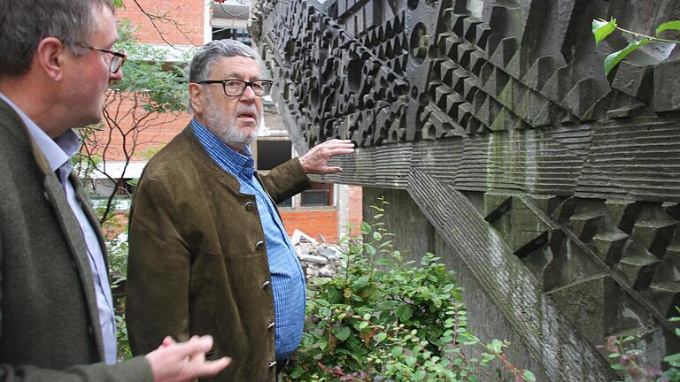 Dem Historiker Professor Klaus Arnold (hier mit Stadtheimatpfleger Harald Knobling) habe man die Ehrenbürgerwürde angeboten – er habe abgelehnt. Dem Historiker Professor Klaus Arnold (hier mit Stadtheimatpfleger Harald Knobling) habe man die Ehrenbürgerwürde angeboten – er habe abgelehnt.