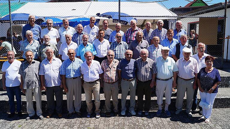 Eine große Anzahl von Mitgliedern ehrte der SV Birkenfeld beim traditionellen Ortspokalturnier. Für 50 und 60 Jahre Vereinszugehörigkeit wurden Mitglieder geehrt.