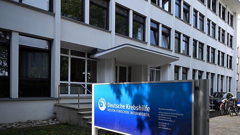 50 Jahre Deutsche Krebshilfe - 1974 gegründet, residiert die Deutsche Krebshilfe weiter in Bonn in der Nähe des früheren Regierungsviertels. 50 Jahre Deutsche Krebshilfe - 1974 gegründet, residiert die Deutsche Krebshilfe weiter in Bonn in der Nähe des früheren Regierungsviertels.
