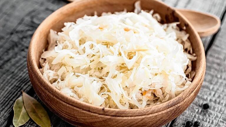 Pickled cabbage       -  Feine Sache, aber nicht deutsch: Sauerkraut.THINKSTOCK