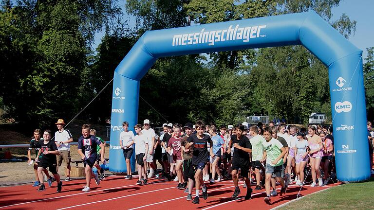 Teilnehmer beim Spendenlauf für krebskranke Kinder.