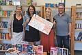 Mit einer Geldspende von 800 Euro konnte der Lionsclub Haßberge die Renovierung und Neukonzeptionierung der Schülerbücherei an der Mittelschule Ebern unterstützen. Unser Bild zeigt von links Ulla Gräbe von der Leseinsel Ebern, die Lionsclub-Präsidentin Stefanie Schleicher, die Lesebeauftragte der Mittelschule Ebern Saskia Hofmann und Rektor Philipp Arnold.