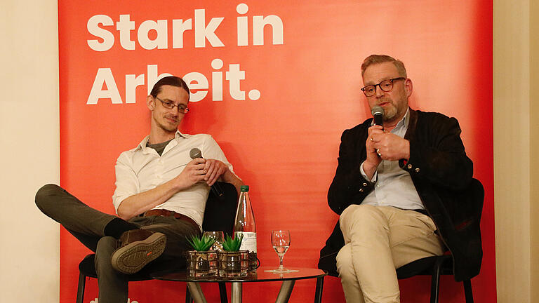 Heißer Stuhl DGB: Florian Beck (Linke, links) und Karl Graf Stauffenberg (FDP)       -  Heißer Stuhl DGB: Florian Beck (Linke, links) und Karl Graf Stauffenberg (FDP)