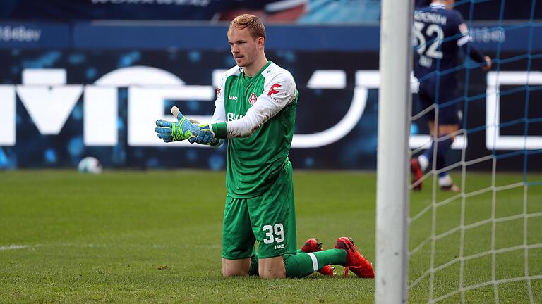 Musste in Bochum drei Mal hinter sich greifen, trug aber keine Schuld an der Niederlage: Kickers-Torwart&nbsp; Hendrik Bonmann