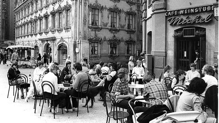 Das Café Michel am Marktplatz in Würzburg: Aufnahme vom September 1980.