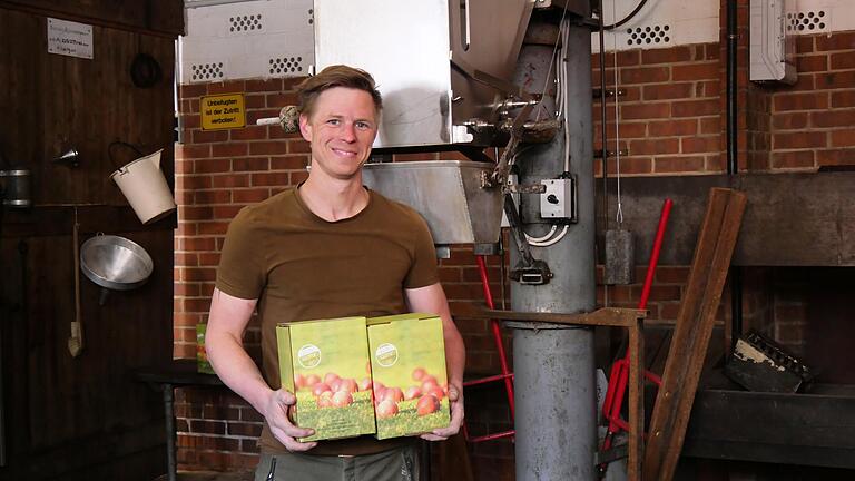 Andreas Pfeifroth möchte die historische Fellener Kelterei aus den 1950er Jahren um eine Pasteurisierungsanlage für Apfelsaft erweitern.