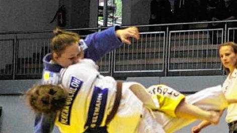 Dieser dynamische Konterwurf von Verena Buchloh brachte die notwendigen Punkte zum 4:1-Zwischenstand für die Unterfranken und den vorzeitigen Mannschaftssieg gegen Esslingen.