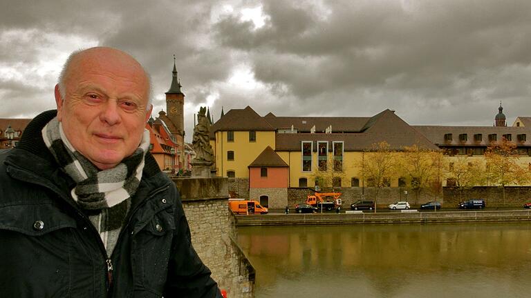 Rudi May vor 'seinem' Kaufhaus am Main in Würzburg. Jetzt ist der Unternehmer und Sport-Förderer im Alter von 78 Jahren gestorben.