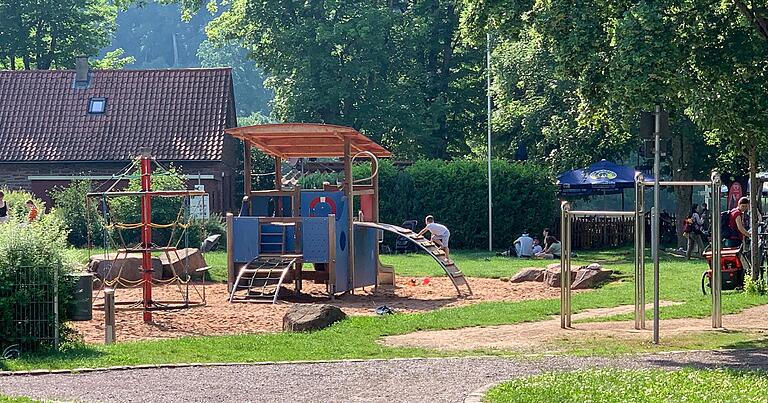 Der Marktheidenfelder Ma(e)in Spielplatz lädt zum Verweilen ein. Hier gibt es Angebote für alle Generationen.