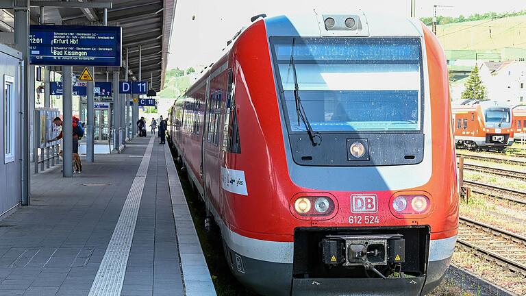 Kürzlich veröffentlichte anonyme Chats von Bahn-Beschäftigen brachten den Unmut seitens des Personals über die Zustände beim Konzern zutage (Archivfoto).