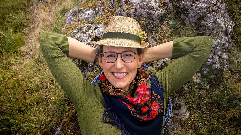 Kabarettistin Martina Schwarzmann kommt mit ihrem Bühnenprogramm 'macht was sie will' in die Stadthalle Lauda.