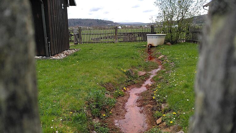 Wassertest Bad Kissingen 2024_3 - Wie ein Fluss aus Eisen. Wassertest Bad Kissingen 2024_3 - Wie ein Fluss aus Eisen.