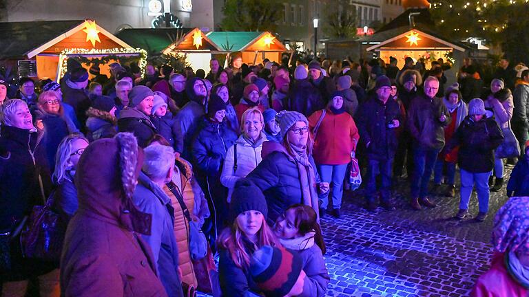 Gute Stimmung herrschte auch bei den Besuchern des Adventsmarkts in der Bad Neustädter Innenstadt. Gute Stimmung herrschte auch bei den Besuchern des Adventsmarkts in der Bad Neustädter Innenstadt.