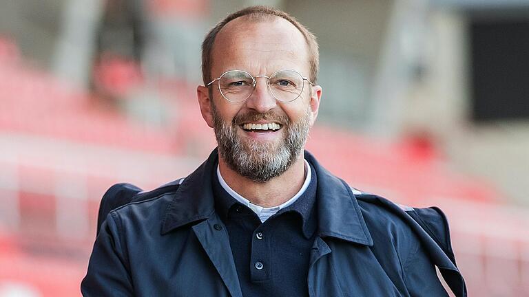 Hatte am Sonntag gut lachen: Dieter Wirsching gewann mit seinem SV Stammheim 4:3 gegen die DJK Schweinfurt. Der 48-Jährige glänzte dabei selbst als Torschütze. Hatte am Sonntag gut lachen: Dieter Wirsching gewann mit seinem SV Stammheim 4:3 gegen die DJK Schweinfurt. Der 48-Jährige glänzte dabei selbst als Torschütze.