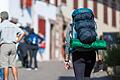 Pilgerin mit Rucksack in Frankreich: Eine Reise auf den eigenen zwei Beinen ist anstrengend, aber belebend. Foto: Florian Schuh/dpa-tmn       -  Wichtig für ein Backpacking-Abenteuer ist vor allem die richtige Ausstattung.