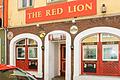 Die Stammkunden der Bar 'The Red Lion' in der Würzburger Handgasse seien laut Aussage des Inhabers Julian Aranda froh, dass die Bar wieder öffne.&nbsp;