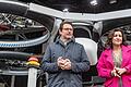 Flugtaxi       -  Bundesverkehrsminister Andreas Scheuer (CSU) und Dorothee Bär (CSU), Staatsministerin für Digitalisierung, stehen vor einem Flugtaxi. Der &bdquo;CityAirbus&ldquo; soll noch dieses Jahr erste Testflüge absolvieren.