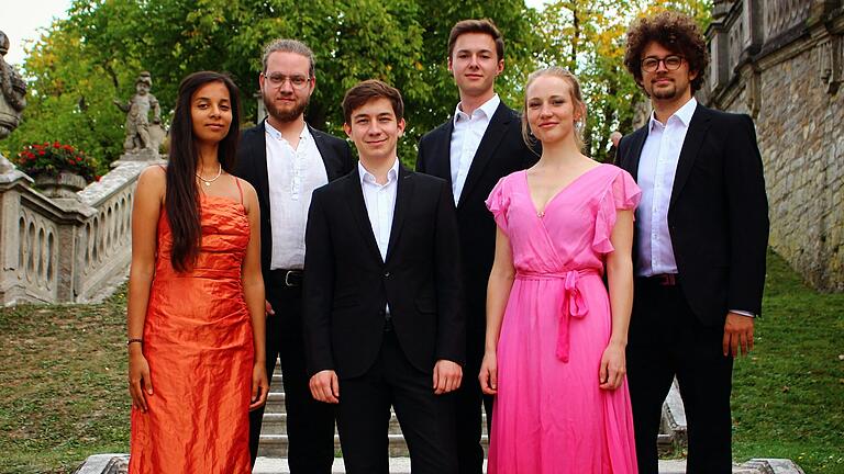 Das Ensemble 'canto chiaro', das sind aktuelle und ehemalige Gesangsstudierende der Hochschule für Musik Würzburg. Am Wochenende treten sie in Aub auf. Das Ensemble 'canto chiaro', das sind aktuelle und ehemalige Gesangsstudierende der Hochschule für Musik Würzburg. Am Wochenende treten sie in Aub auf.