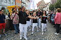 Ein Stadtfest mit zwei ganz unterschiedlichen Tagen gibt es am 20. und 21. August. Mit von der Partie ist auch die Sambagruppe 'Bateria Caliente' aus Hofheim, im Bild bei ihrem Auftritt auf dem Marktplatz im Jahr 2019.