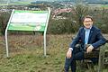 Friedel Heckenlauer ist seit 20 Jahren Bürgermeister von Stadtlauringen. Das Bild entstand an der Altenburg, seinem Lieblingsplatz.