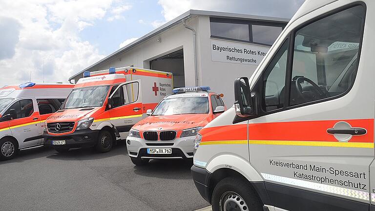 Gut ausgerüstet: der Fuhrpark der Rettungswache des BRK-Kreisverbandes in Hafenlohr.