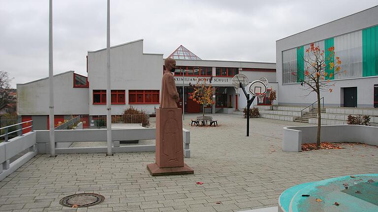 In der Maximilian-Kolbe-Schule drohen Leerstände. Der Landkreis prüft, für die Veitshöchheimer Förderschule Räume anzumieten.