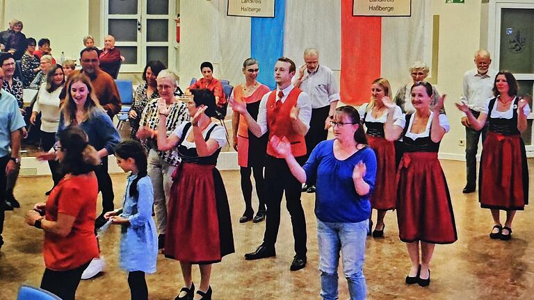 Beim Line Dance hatten Jung und Alt viel Spaß.