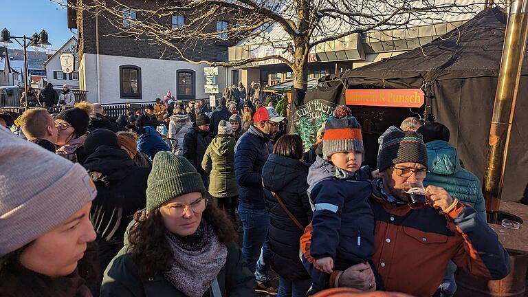 Etwas Anders und rundum gelungen: Das Konzept des Etwas Anderen Weihnachtsmarktes in Oberelsbach ging zwei Tage lang voll auf.