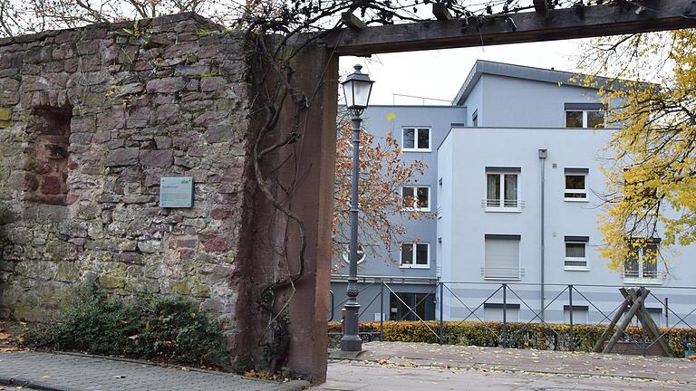 Die Stadtmauer im Bereich der Färbergasse. Die Stadtmauer im Bereich der Färbergasse.
