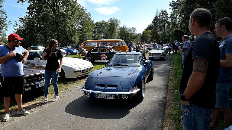 Mehr als 1000 Besucher genießen das 17. ADAC markenoffene  Young- und Oldtimertreffen der Motorsportfreunde Frammersbach.