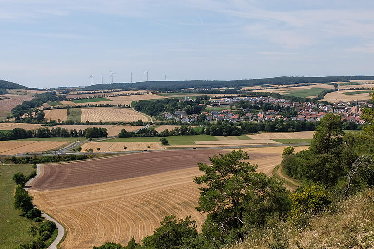 Vom Michelsbergblick aus hat man eine wunderbare Aussicht auf Burglauer (im Bild) und Münnerstadt. Vom Michelsbergblick aus hat man eine wunderbare Aussicht auf Burglauer (im Bild) und Münnerstadt.