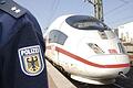 Symbolfoto       -  Symbolfoto Bundespolizei: Am Bahnhof