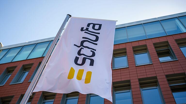 Schufa       -  Auskunftei: Verbraucher können Bonität schneller wieder verbessern (Archivbild)