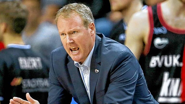 Basketball - Beko BBL - Fraport Skyliners - s.Oliver Baskets       -  &bdquo;Ich will, dass wir immer 100 Prozent geben.&ldquo; Doug Spradley, Cheftrainer der s.Oliver Baskets, fordert nach der 79:013-Niederlage in Bonn im Franken-Derby gegen Bayreuth eine Reaktion seiner Mannschaft.